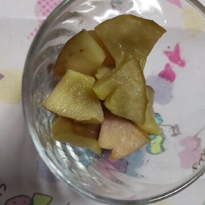 蜂蜜➕水で煮ると美味しいですね＼(^^)／りんごが美味しくなりましたo(^▽^)o